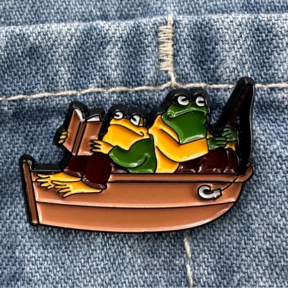 Frog and Toad Enamel Pin - The Boat - Picture 3 of 5